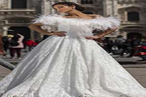 مدل لباس عروس دکلته و دانتل 2019