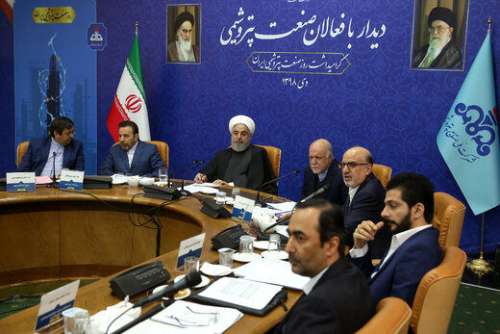 روحانی: در شرایط صلح وعده دادیم اما بعد وارد شرایط جنگ شدیم/برخی که با دولت خرده فرمایش دارند،می‌گویند لحن ما فرق کرده/دوران تحریم به سر خواهد آمد
