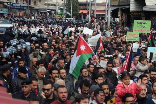 تظاهرات اردنی‌ها علیه توافق گازی با اسرائیل/تصاویر