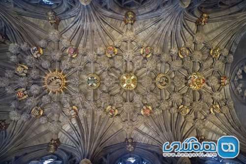 معماری کلیسای سنت گیلز، شکوه و عظمتی بی بدیل در اروپا
