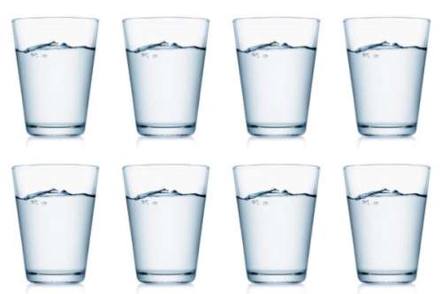نیازی به نوشیدن ۸ لیوان آب در روز نیست