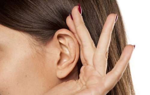 بسته شدن مجرای گوش توسط موم گوش؛ علل، پیشگیری و درمان