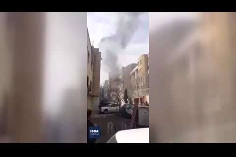 ببینید | آتش‌سوزی در یکی از پاساژهای خیابان جمهوری تهران