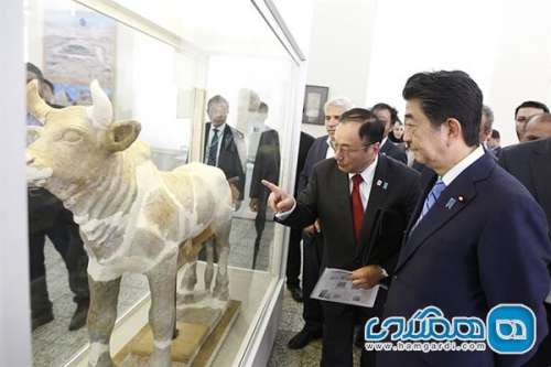 نخست وزیر ژاپن به موزه ملی رفت