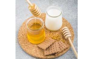 شیر و عسل خوب است یا بد؟ فواید و مضرات شیر و عسل