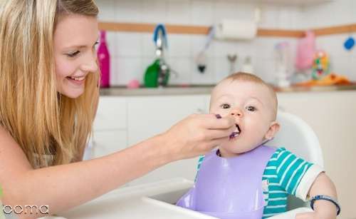 زمان از شیر گرفتن کودک  و 10 غذای کمکی مناسب