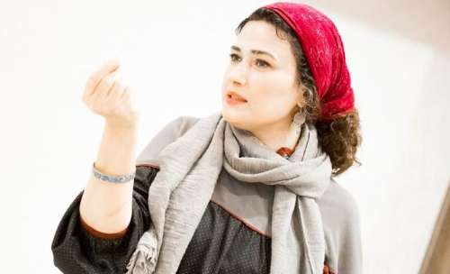 سیگار کشیدن خانم بازیگر ایرانی به سبک مونیکا بلوچی/ عکس