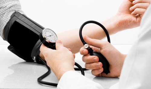 فشار خون بالا؛ زمینه ها، علل و درمان‌های این بیماری