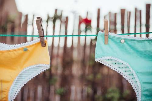 کارشناسان: خانم‌ها باید لباس‌های زیر خود را بعد از ۶ ماه دور بیندازند