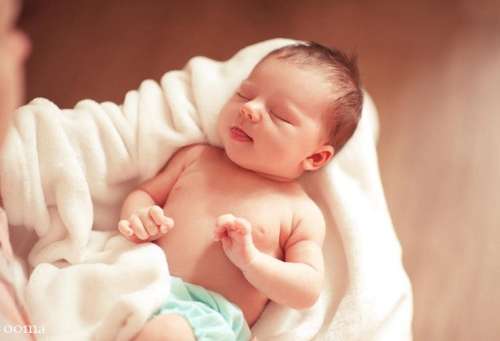 9 نکته مهم درباره نوزاد یک روزه