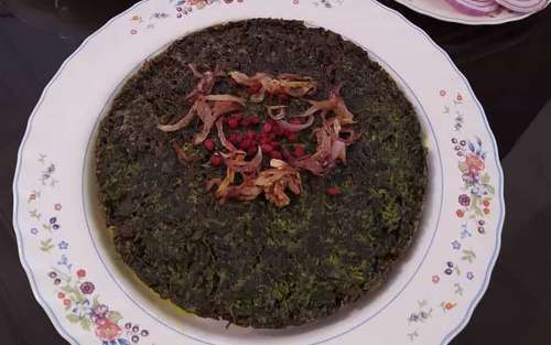 طرز تهیه کوکو سبزی با زرشک