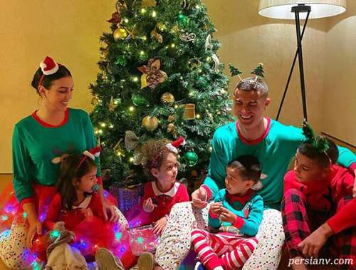 شام لاکچری کریستیانو رونالدو با خانواده اش در شب سال نو