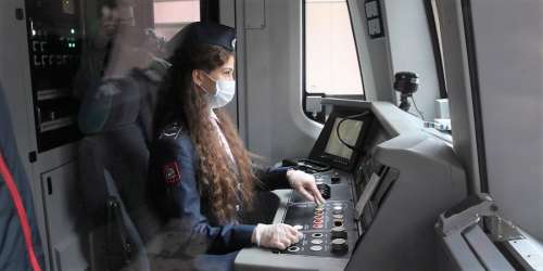 پس از دهه ها ممنوعیت زنان روس راننده مترو می شوند