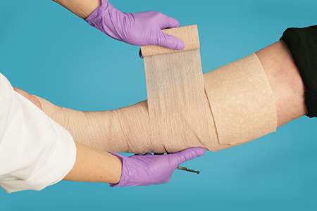 13 درمان خانگی موثر برای درمان زخم پا به طور طبیعی