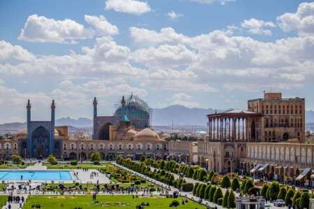 سفر به جاهای دیدنی اصفهان و دیدن نصفی از جهان