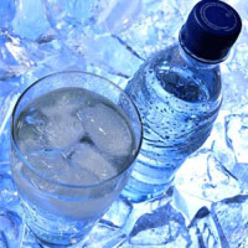 آیا نوشیدن آب سرد سبب چرب شدن کبد می‌شود؟