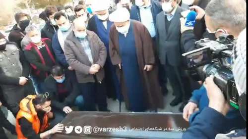 گریه های عموی معروف علی انصاریان بر پیکر برادرزاده اش + فیلم