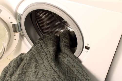 روش شستن لباس های کاموایی + اصولی که برای شستن این لباس باید بدانید