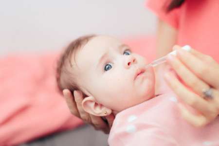 قطره دایمتیکون نوزاد : عوارض ، میزان مصرف و فواید دایمتیکون برای نوزاد