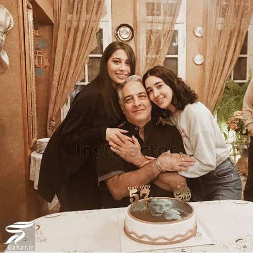عکس تولد ۵۷ سالگی ایرج نوذری در کنار دخترانش