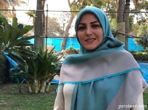 المیرا شریفی مقدم مجری شبکه خبر بر سر مزار پدرش