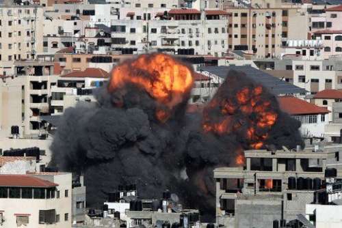اسرائیل خانه یکی از رهبران حماس را بمباران کرد