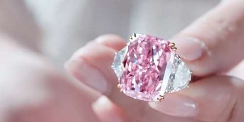 فروش الماس کمیاب شکوفه گیلاس در یک حراجی به قیمت ۲۹/۳ میلیون دلار