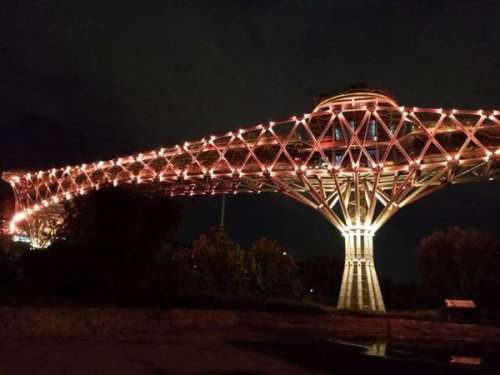 پل طبیعت تهران نارنجی می‌شود