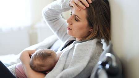 عوامل بروز شیردهی دردناک در مادران شیرده