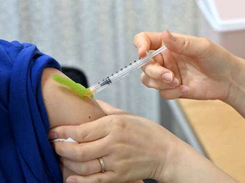 چند کشور تزریق دز سوم واکسن کرونا را شروع کردند؟