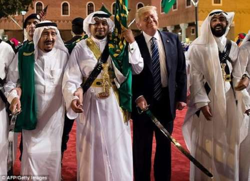 کلاه عجیبی که سعودی ها سر ترامپ گذاشتند