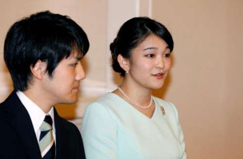 پرنسس ماکو با ثبت ازدواجش، به طور رسمی از خاندان سلطنتی ژاپن جدا شد