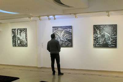 روایت محمدحسین چیزفهم از نمایشگاه «دهلیز» در گالری شکوه | پیوستن حجم و خط