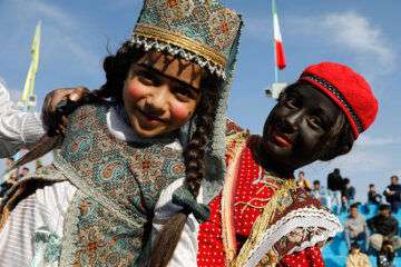 ببینید: جشنواره تئاتر خیابانی مریوان در بخش کودک