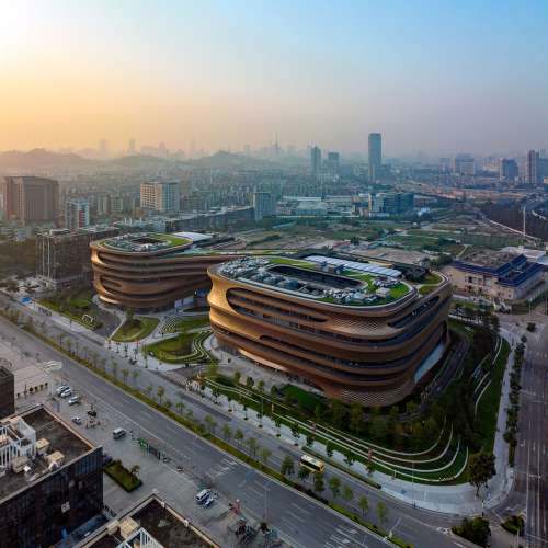 ویدئو: میدان بی‌نهایت در گوانچژو چین/ معماران زاها حدید و یک پروژه چشمگیر دیگر