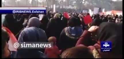 تجمع اعتراضی گسترده در زاینده‌رود +فیلم