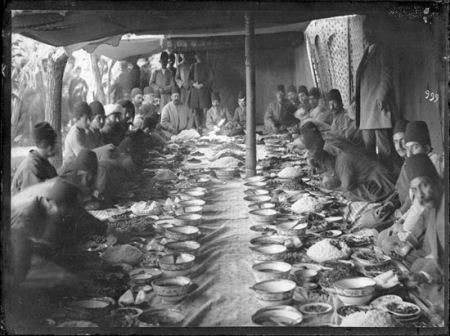 آشنایی با آداب و رسوم غذا خوردن در ایران باستان