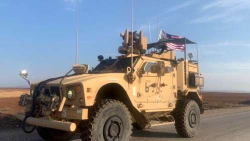 دو کامیون حامل مواد لجستیک ارتش آمریکا در سوریه آتش گرفتند