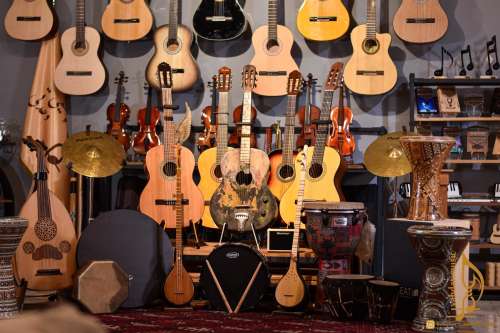 آخرین خبر از توقیف ۱۱ کانتینر ساز و آلات موسیقی در گمرک بوشهر