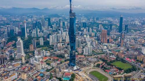 دومین برج بلند جهان در کوالالامپور مالزی سر به آسمان سایید