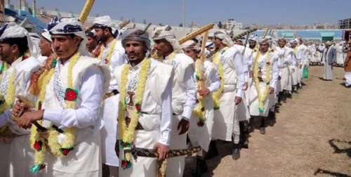 جشن عروسی ۵۰۰ عروس و داماد یمنی زیر بمباران جنگنده‌های سعودی