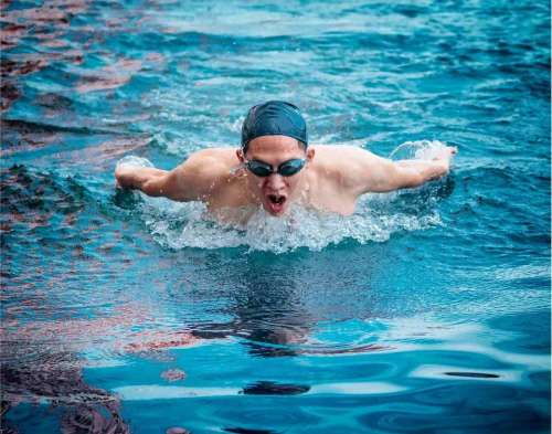 12 مزیت برتر ورزش شنا چیست؟