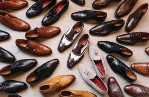 تعبیر خواب کفش خریدن در شکل های مختلف (کامل و جامع)