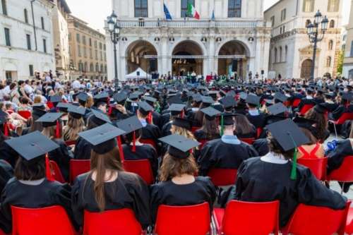 شرط معدل برای تحصیل در ایتالیا چگونه است؟
