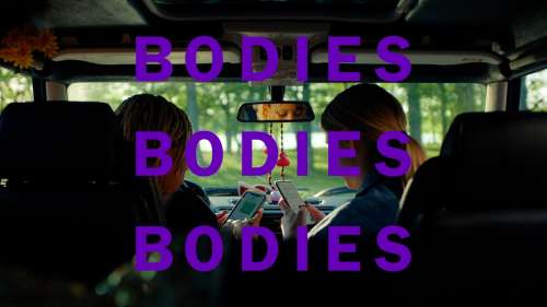 نقد فیلم جسد جسد جسد (Bodies Bodies Bodies) | یک کمدی ترسناک معمایی!