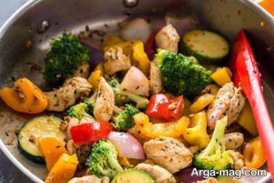 طرز تهیه خوراک مرغ و سبزیجات دلچسب با طبخ آسان