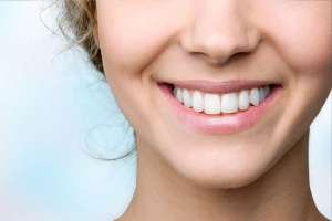 آیا لمینت دندان به دندان‌ها آسیب می‌رساند؟
