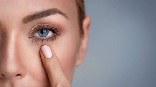 چه چیزی باعث سیاهی زیر چشم شما می شود؟