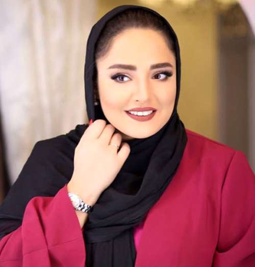 رونمایی نرگس محمدی از چهره بعد از عمل زیباییش | خانم بین دوستای عجیبش عین ملکه ها میدرخشه