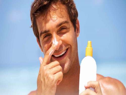 معرفی بهترین کرم ضد آفتاب مردانه، راهنمای خرید و استفاده